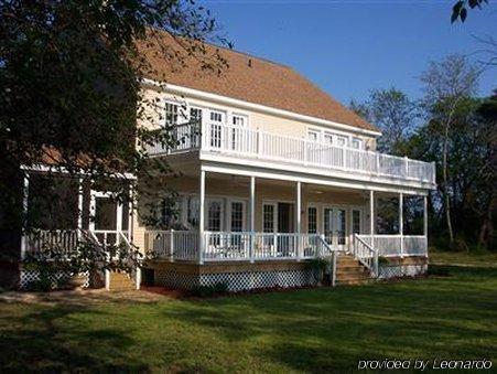 The Baywood Bed & Breakfast 케이프찰스 외부 사진