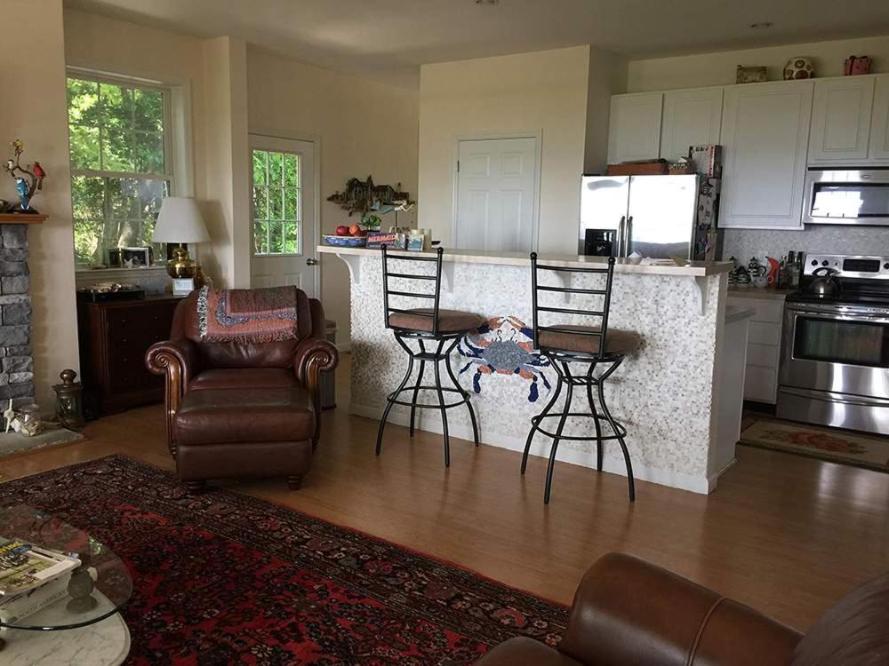 The Baywood Bed & Breakfast 케이프찰스 외부 사진